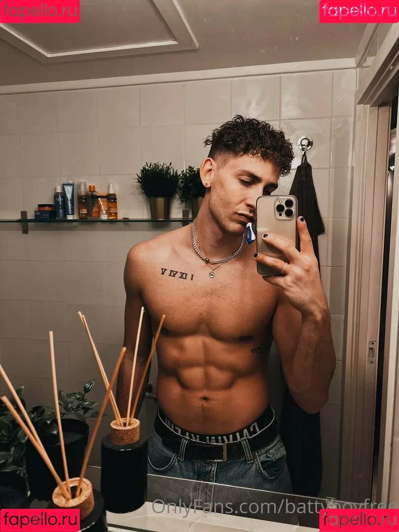 battyboyfree Onlyfans Photo Gallery 