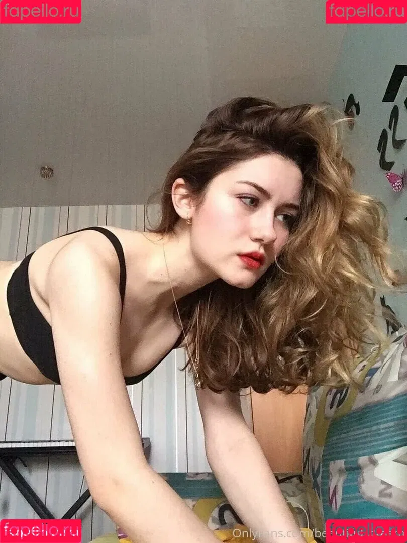 veryniceice Onlyfans Photo Gallery 