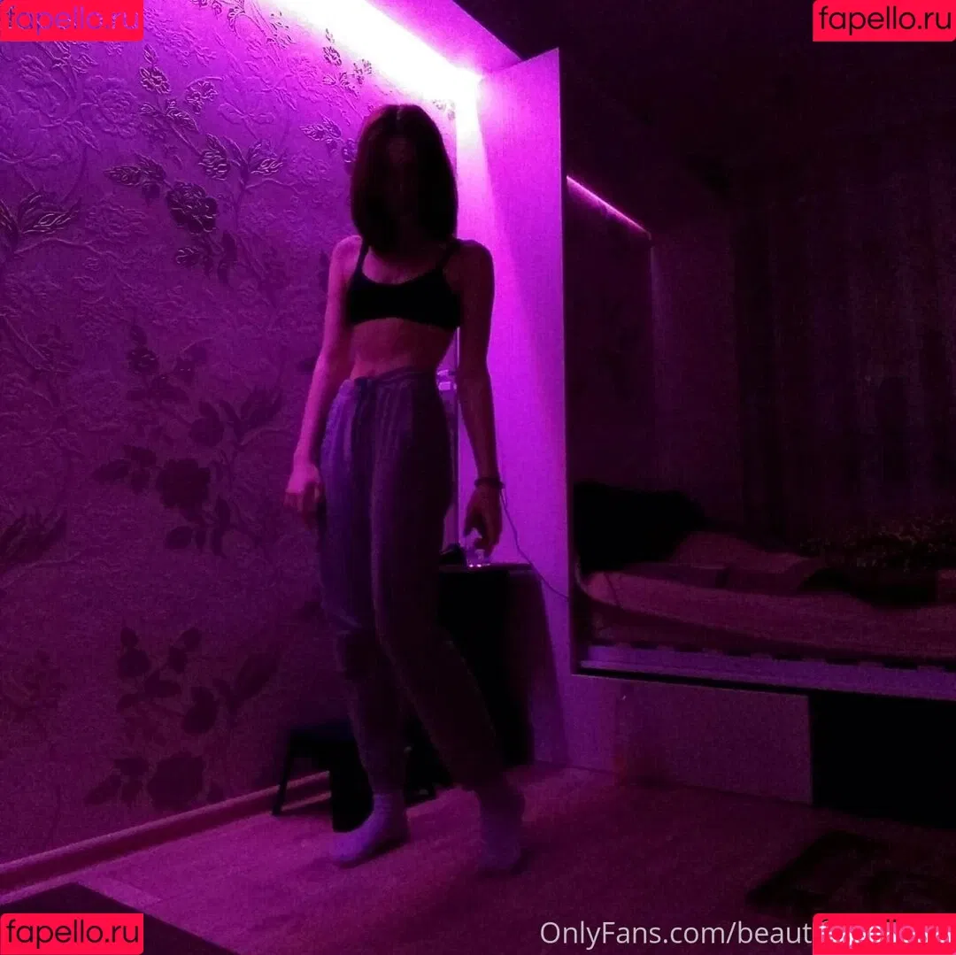 veryniceice Onlyfans Photo Gallery 