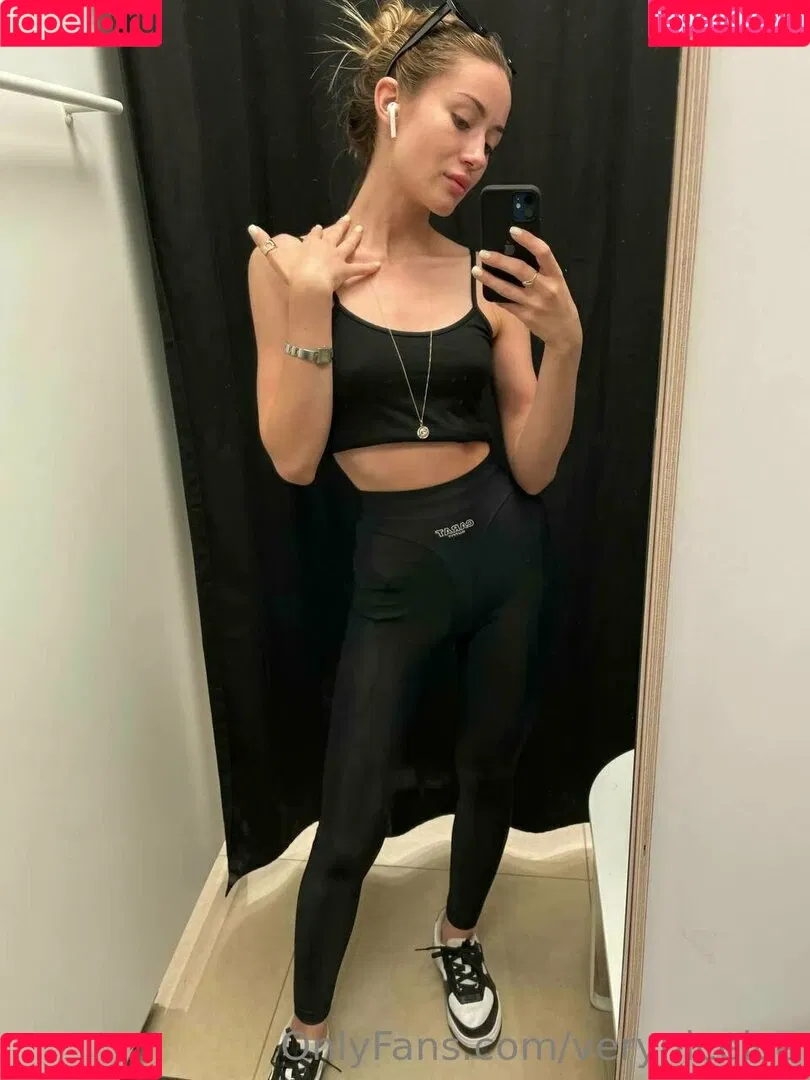 veryniceice Onlyfans Photo Gallery 