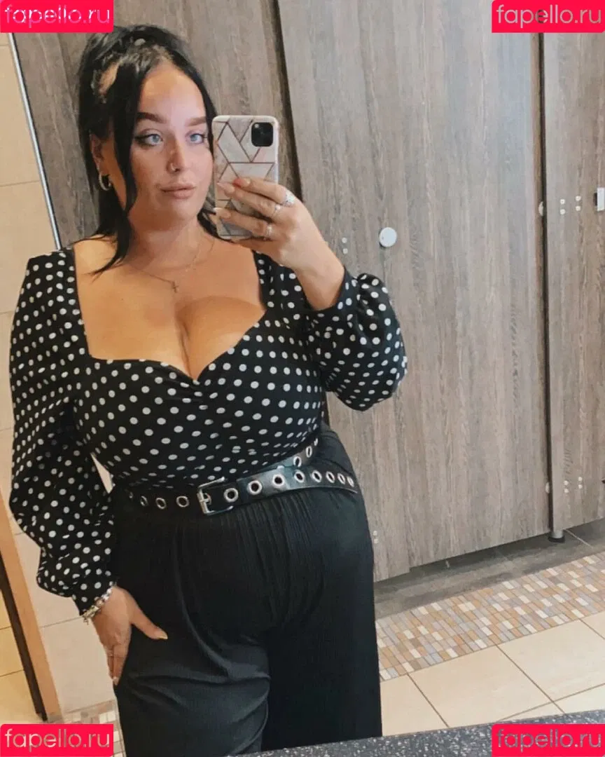 Chloe Hatton Onlyfans Photo Gallery 