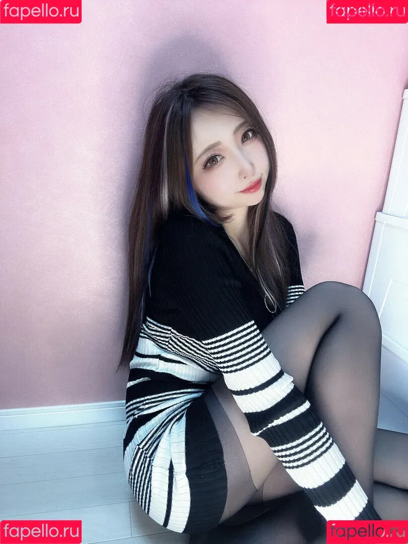 Momoiro Reku Onlyfans Photo Gallery 
