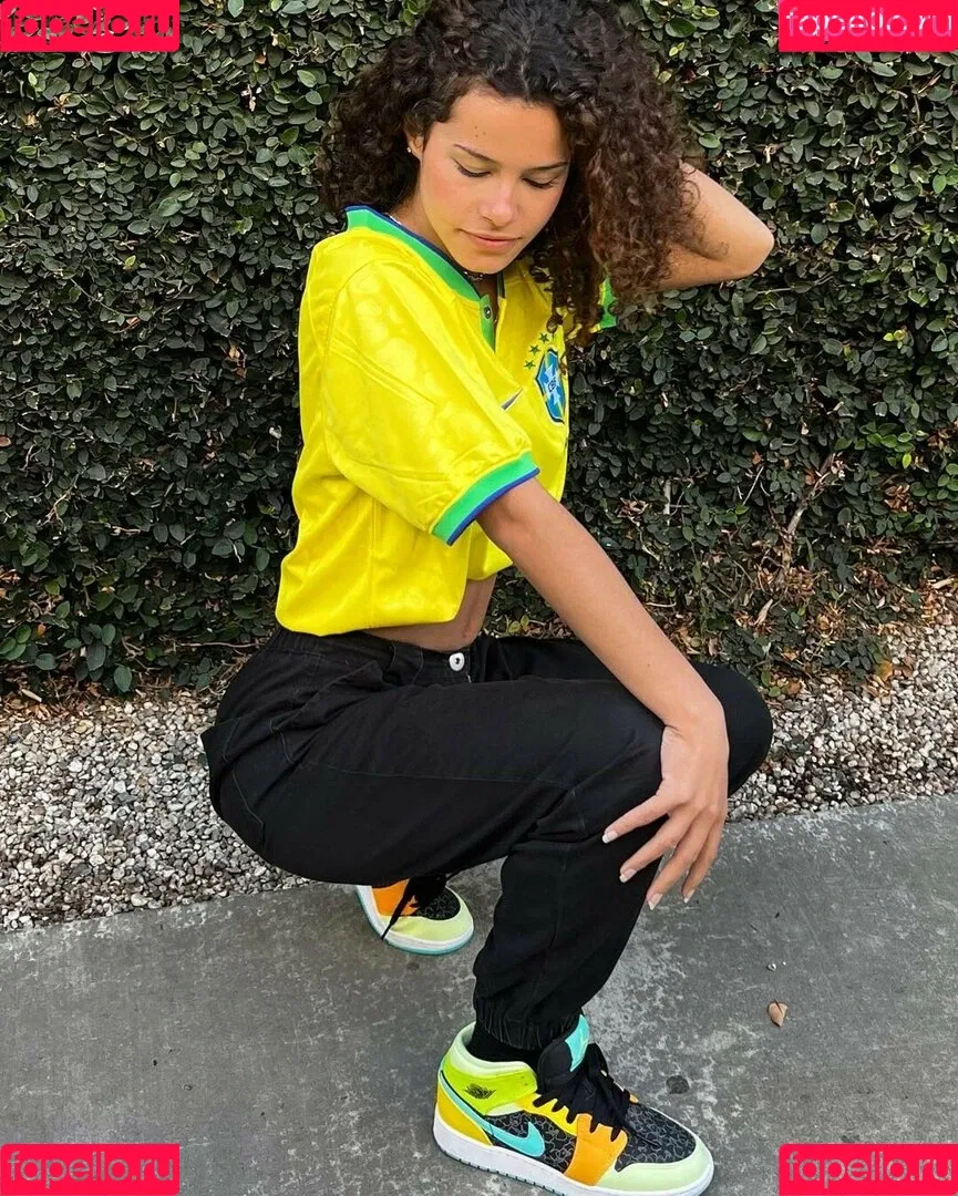 Gabriella Saraivah Onlyfans Photo Gallery 