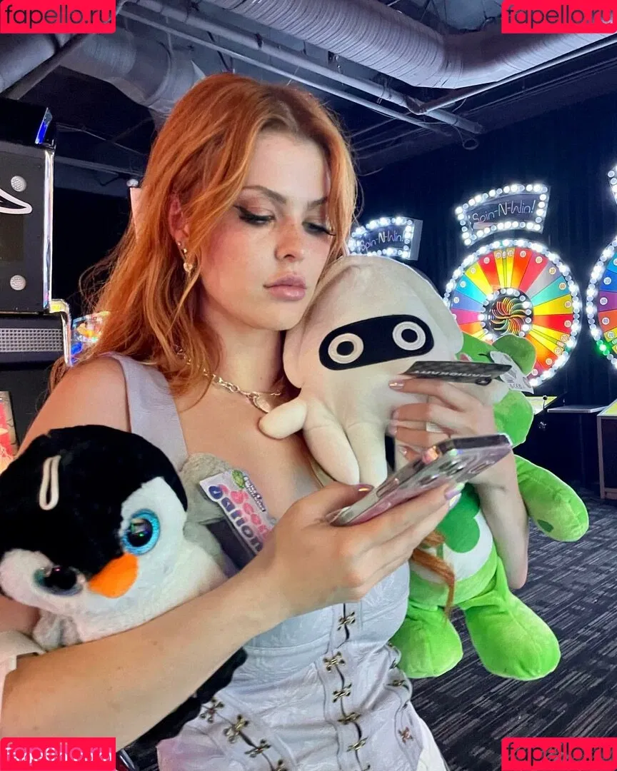 ellyclutch Onlyfans Photo Gallery 