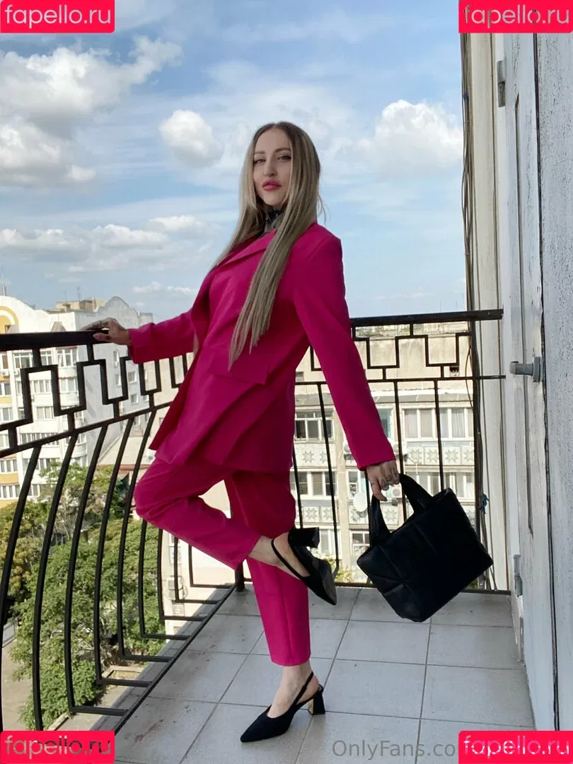marrllaa Onlyfans Photo Gallery 