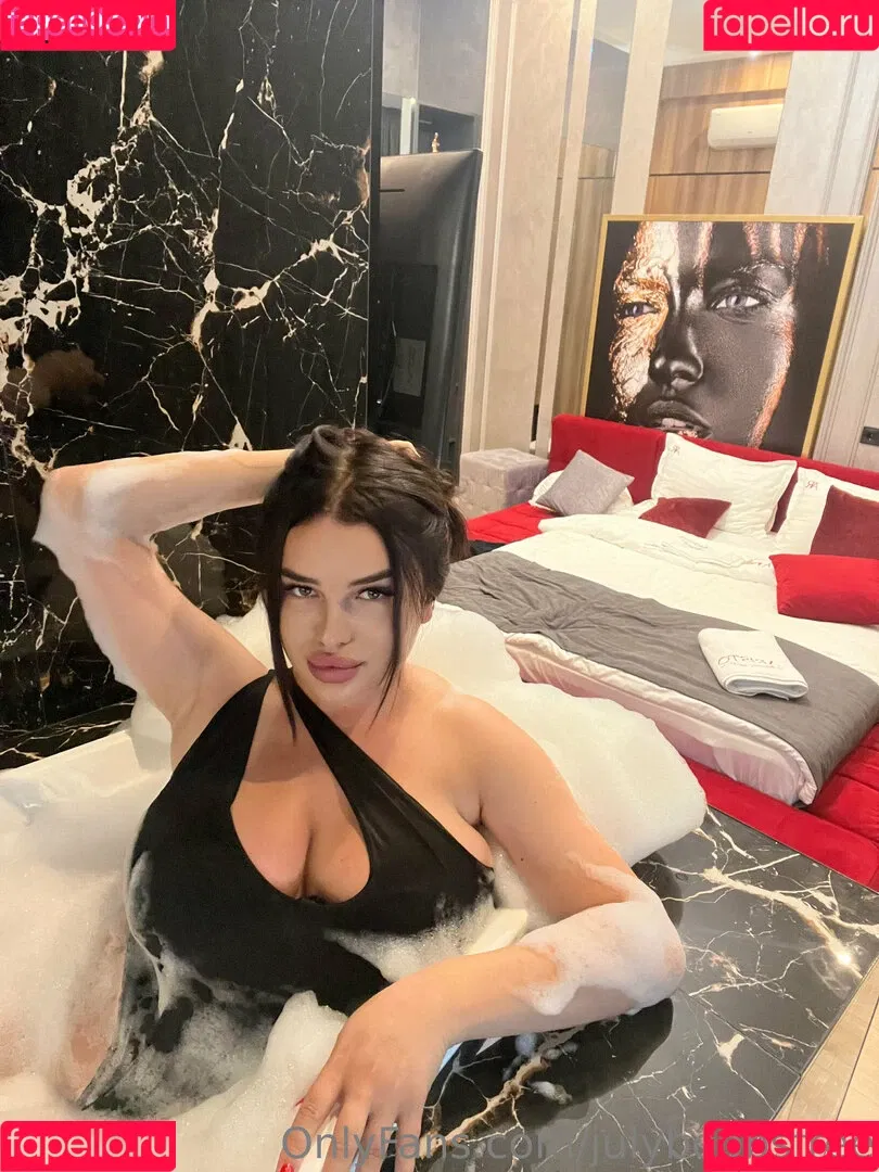julyboobsfree Onlyfans Photo Gallery 