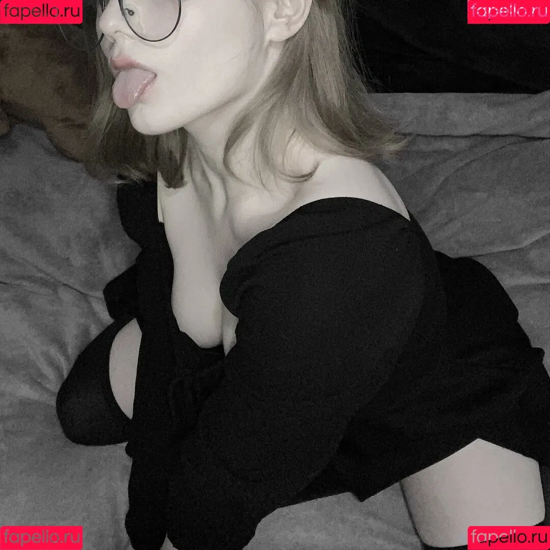 Vwemor Onlyfans Photo Gallery 