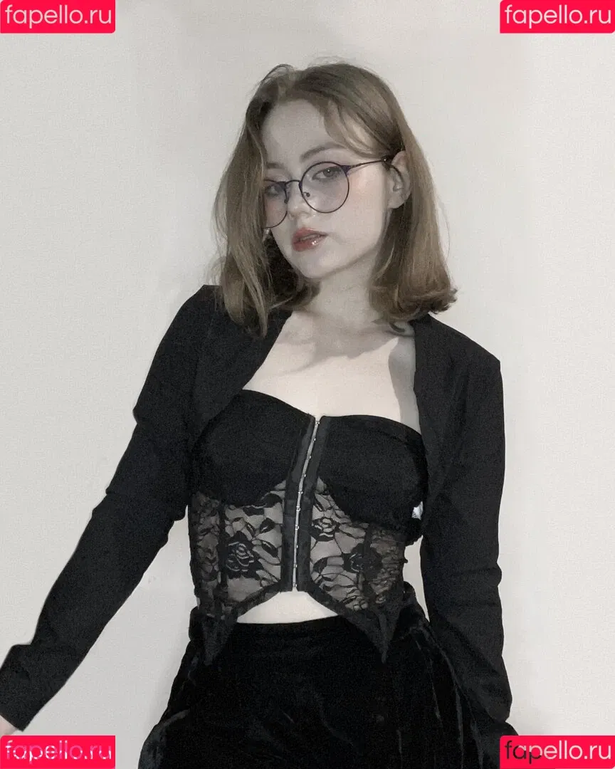 Vwemor Onlyfans Photo Gallery 