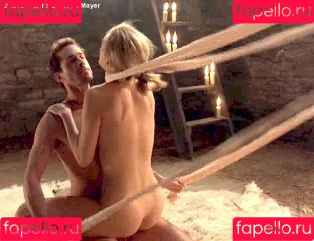 Heather Graham Onlyfans Photo Gallery 