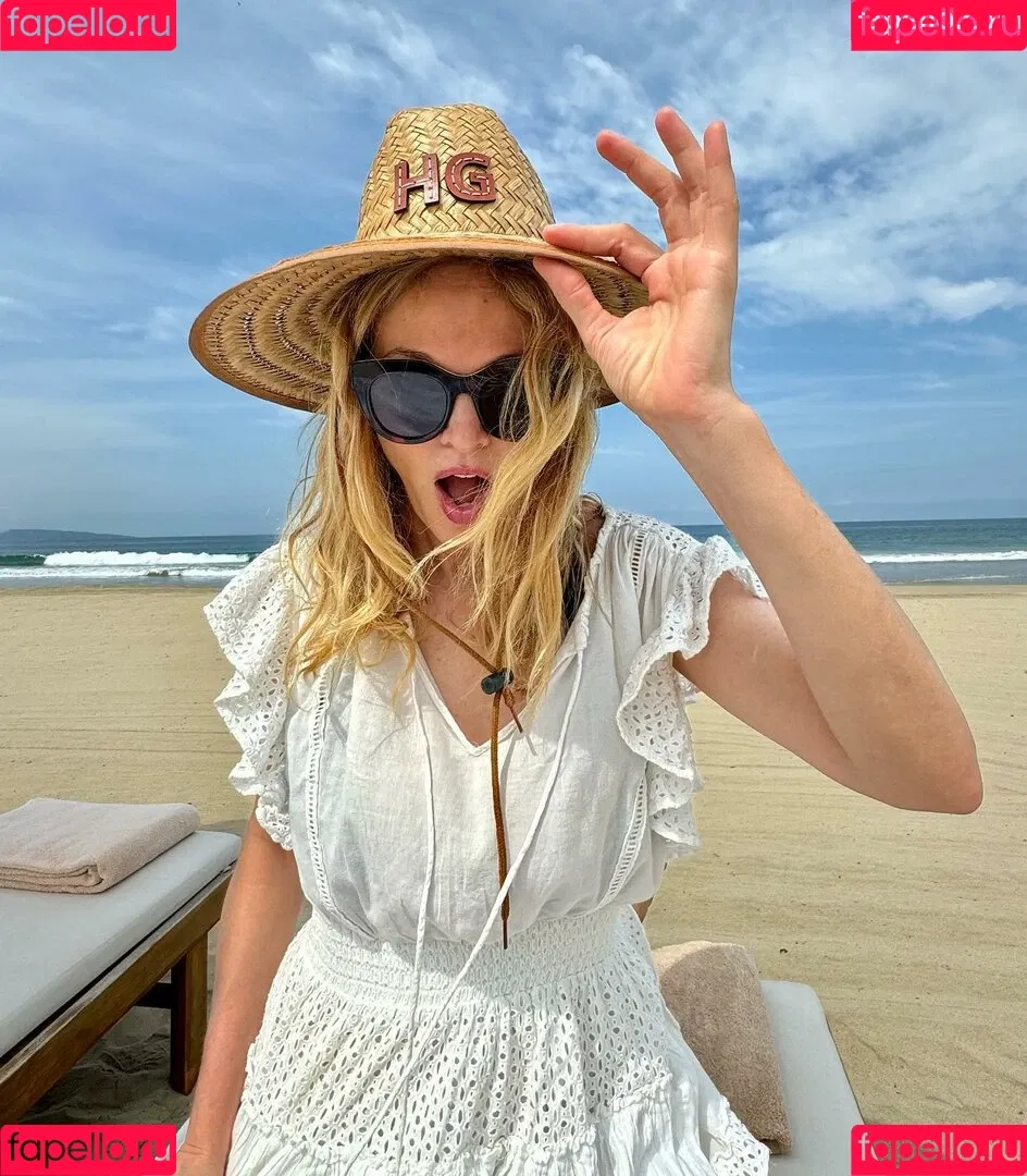 Heather Graham Onlyfans Photo Gallery 