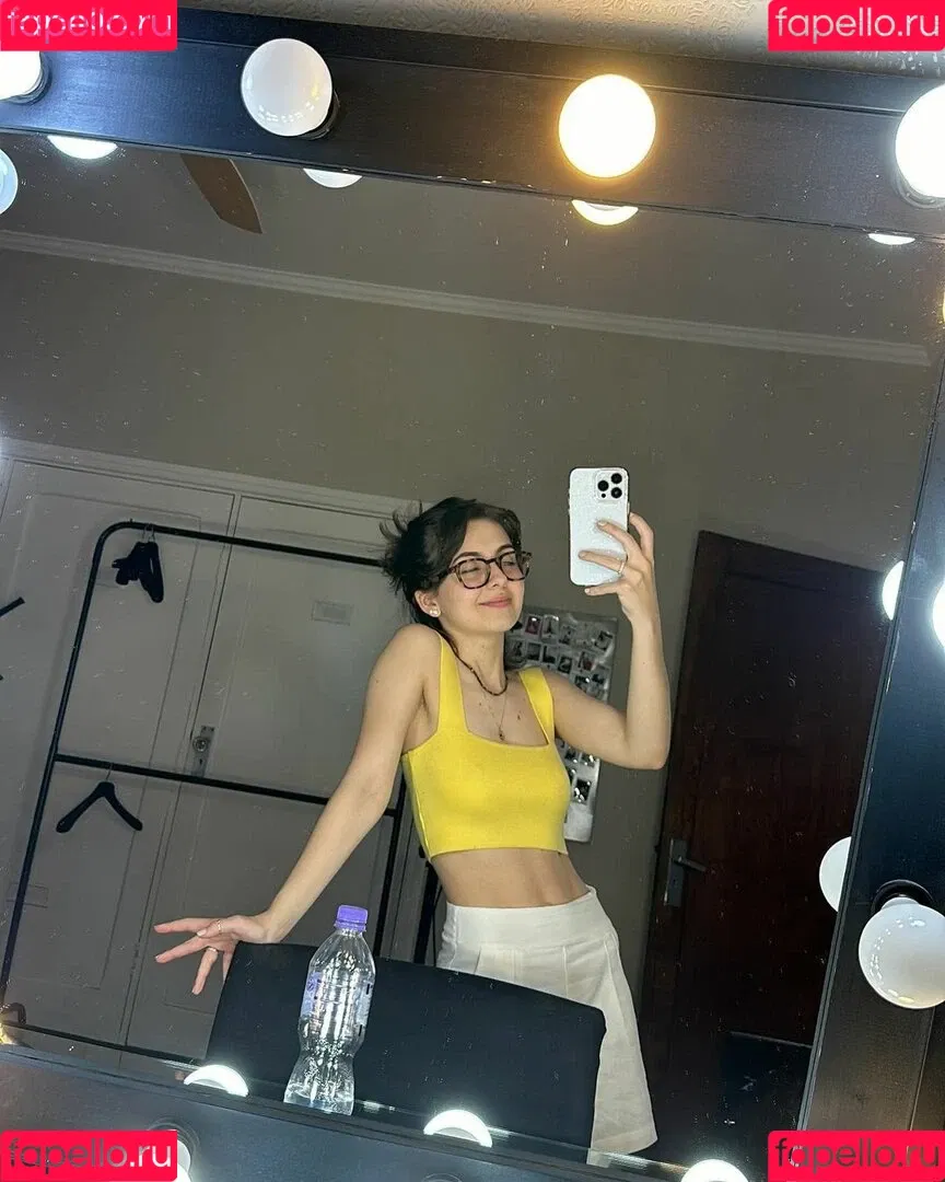 Klara Castanho Onlyfans Photo Gallery 