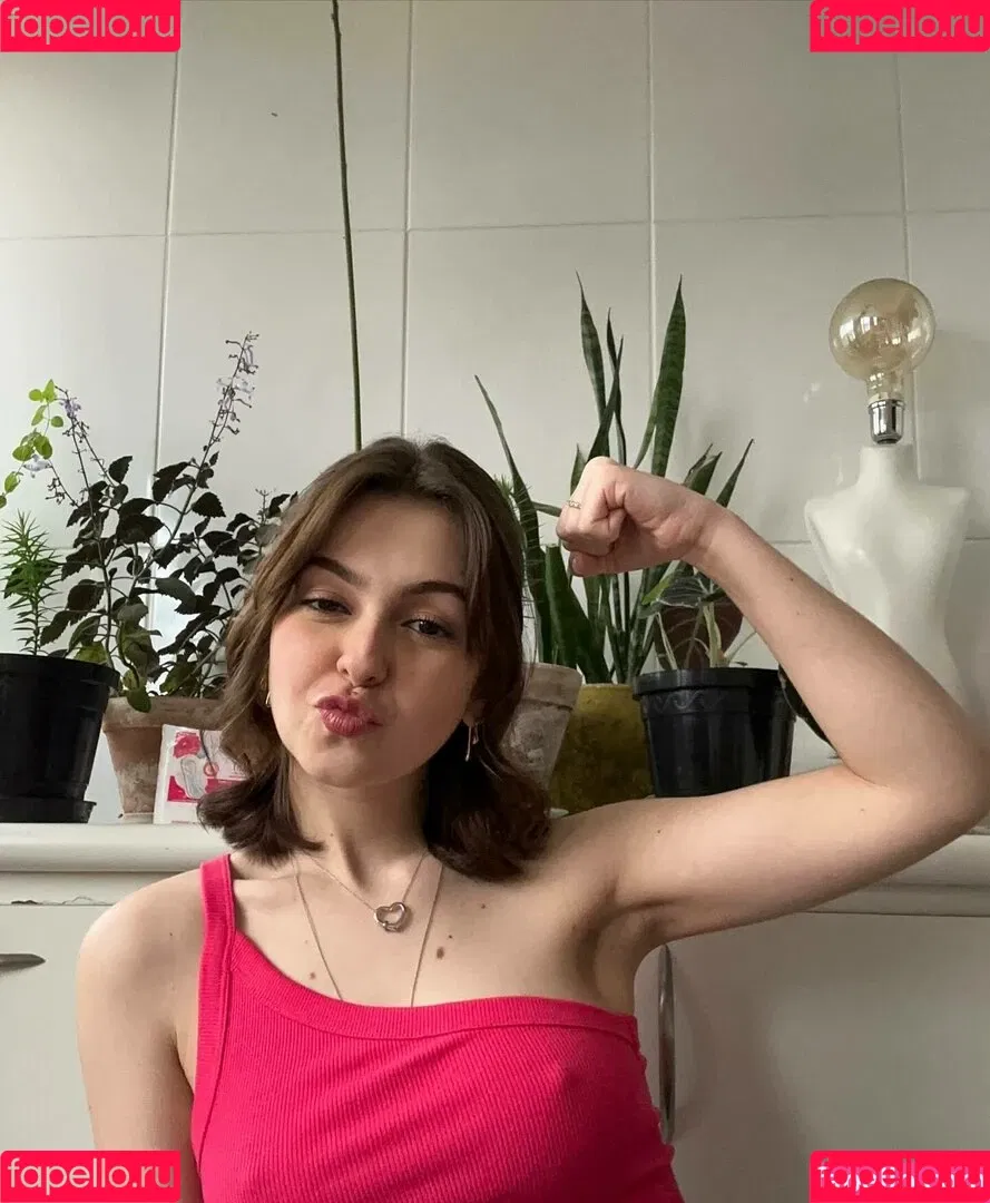 Klara Castanho Onlyfans Photo Gallery 