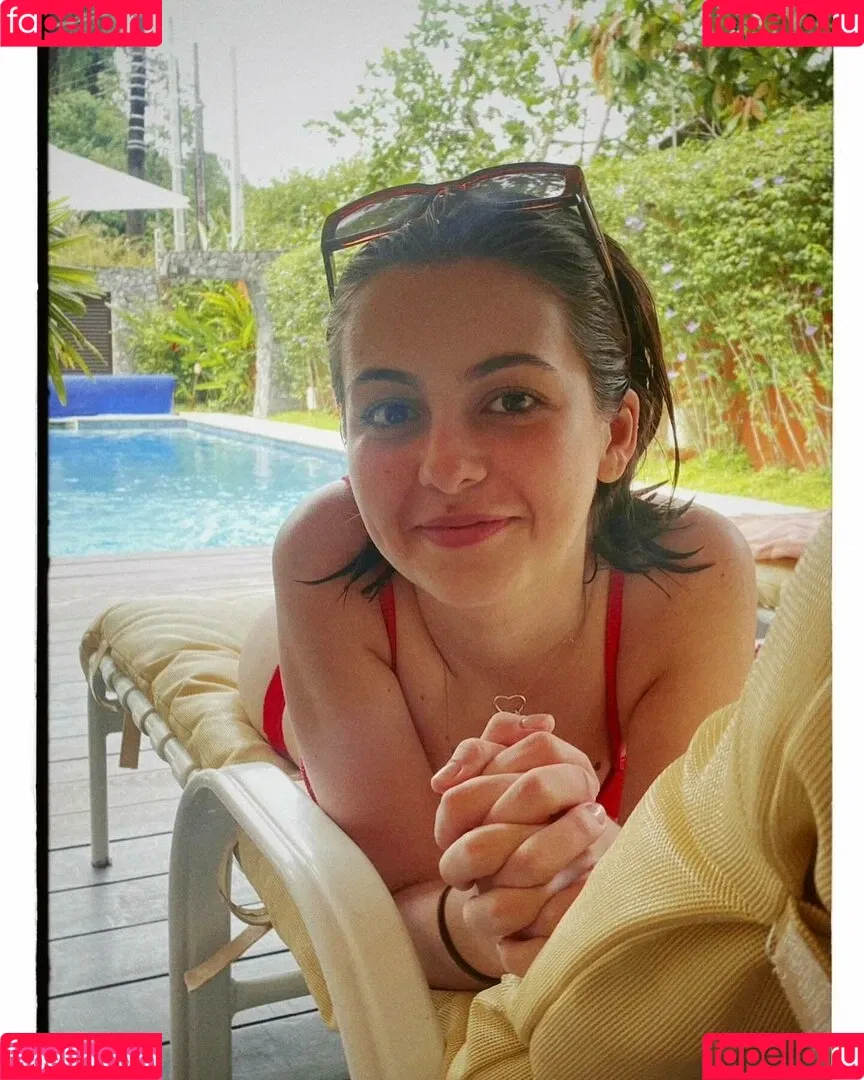Klara Castanho Onlyfans Photo Gallery 