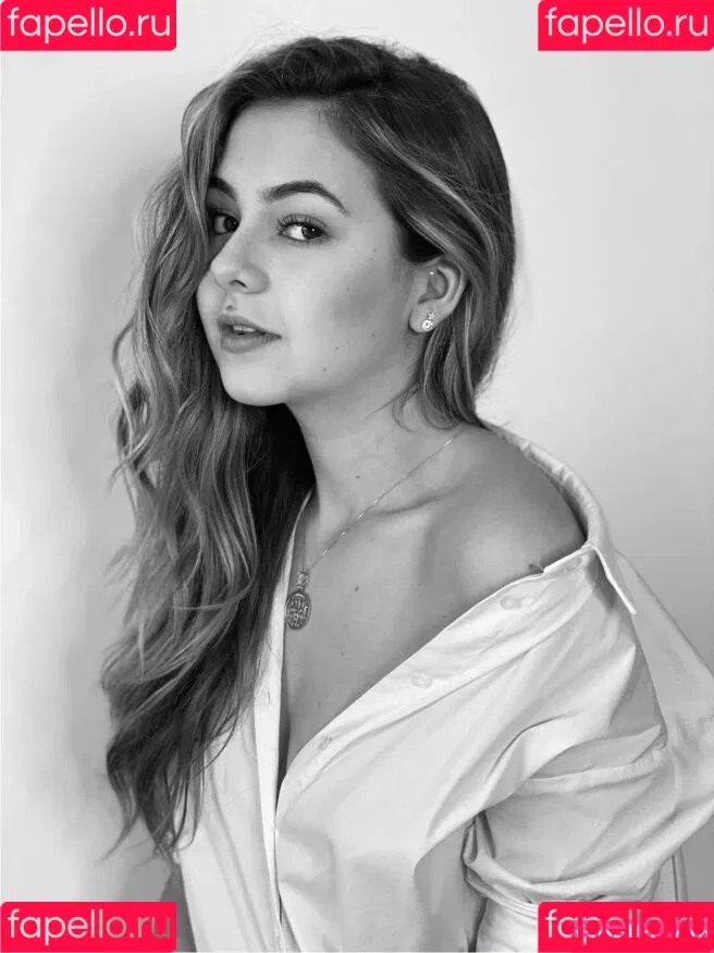 Klara Castanho Onlyfans Photo Gallery 
