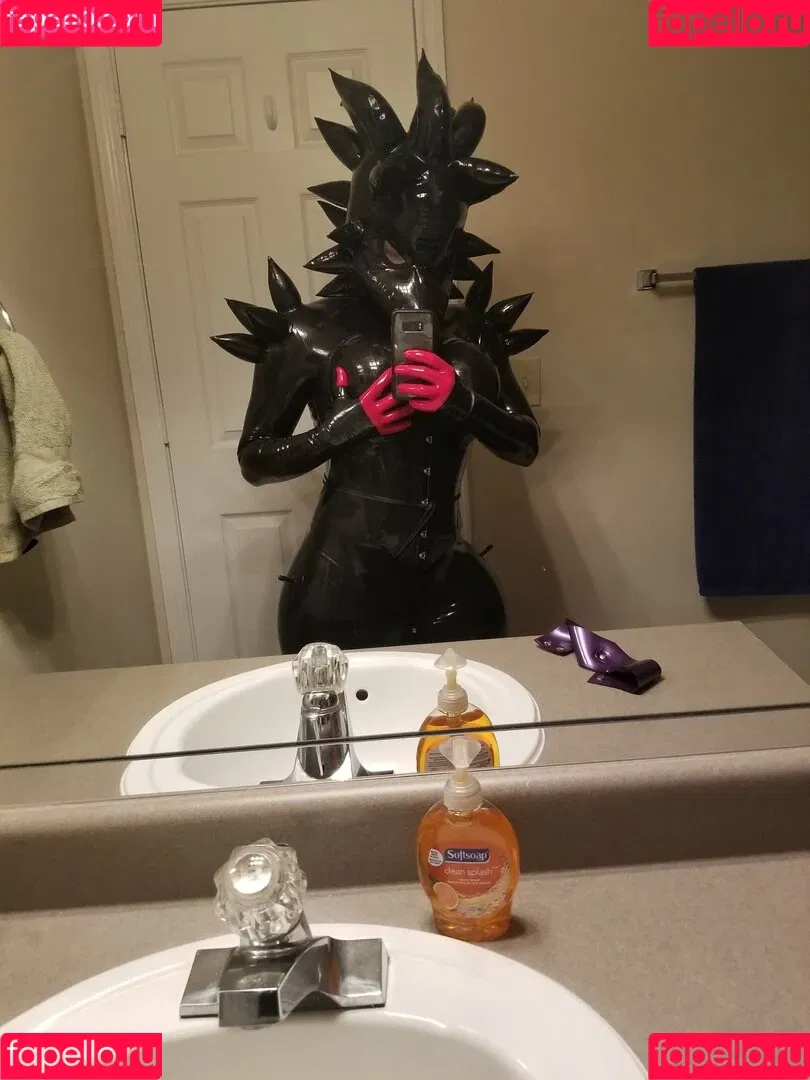 nami_latex Onlyfans Photo Gallery 
