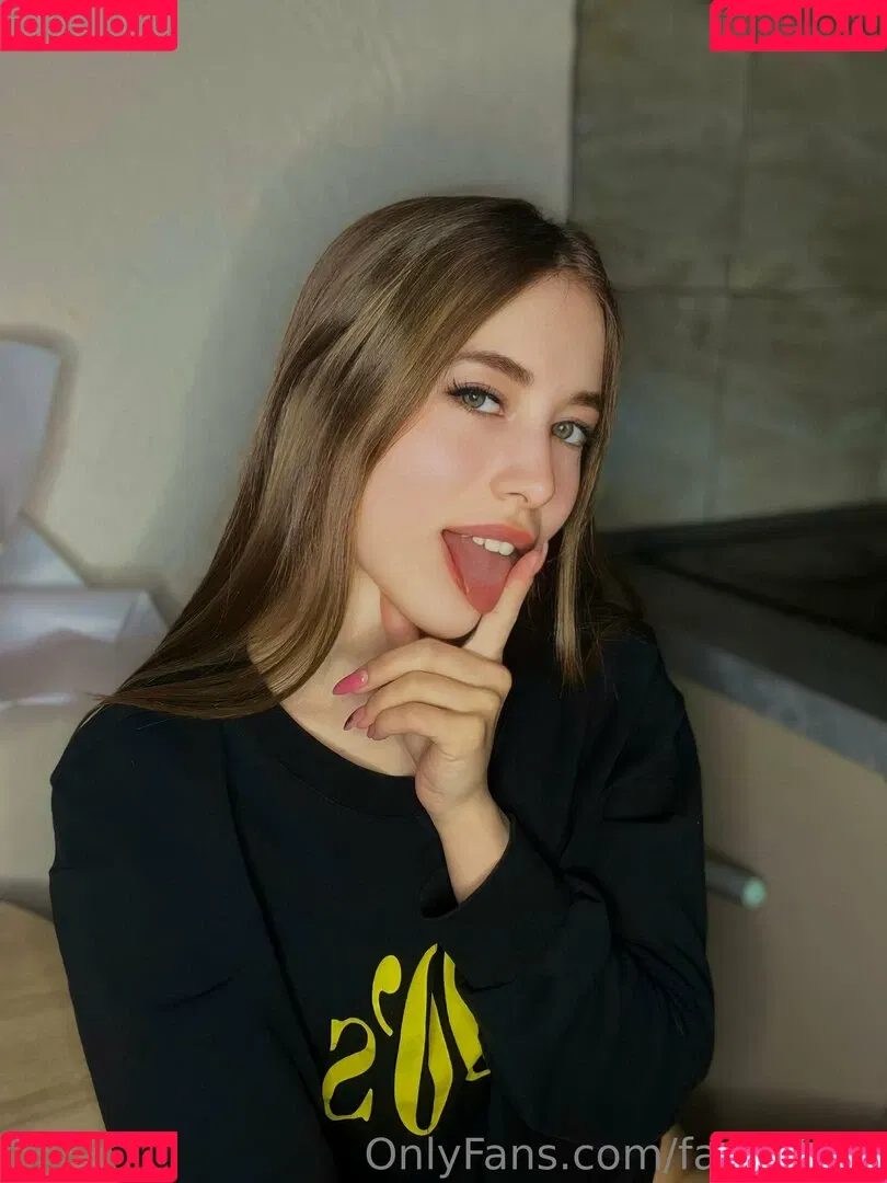 little-lisa Onlyfans Photo Gallery 