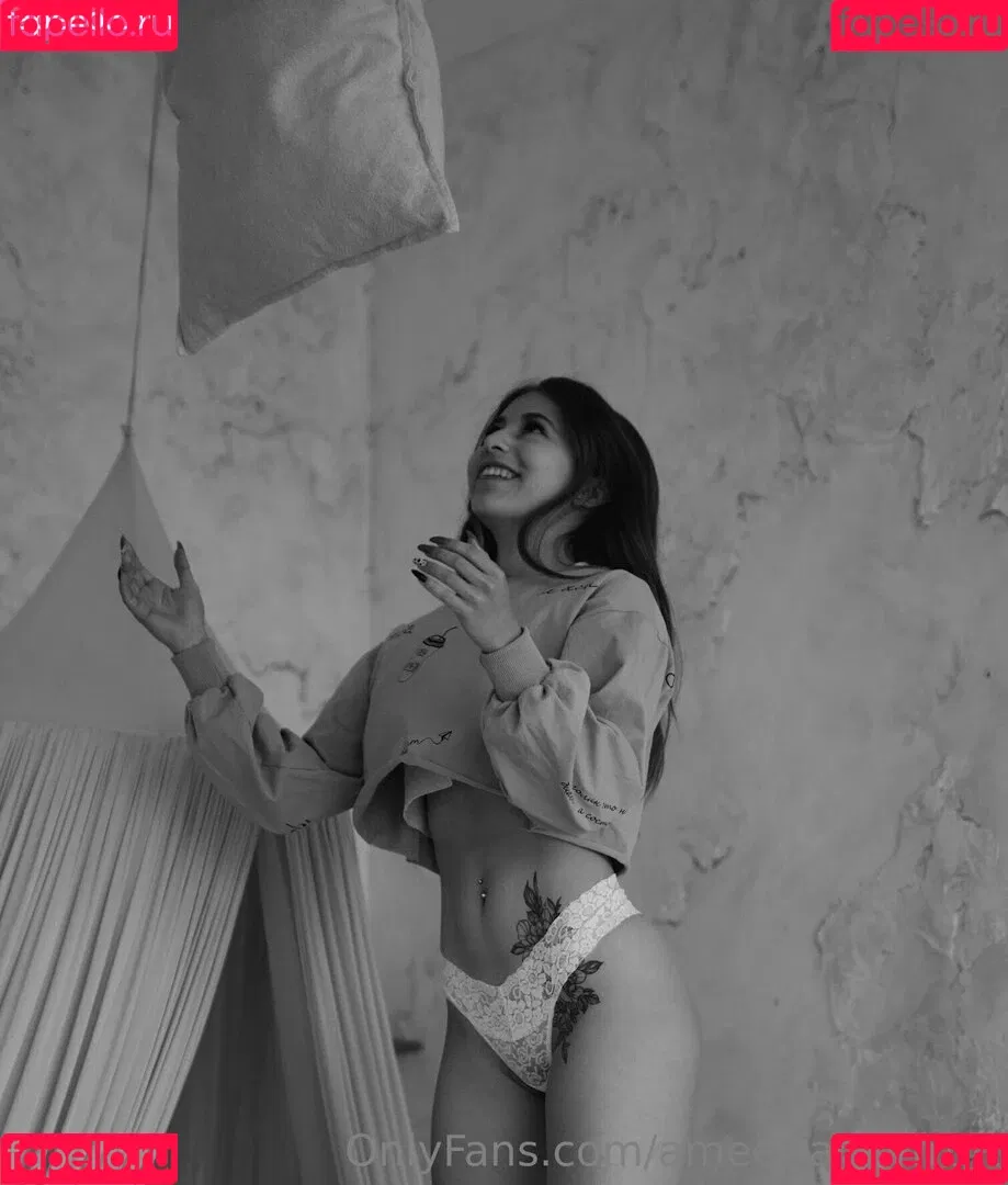little-lisa Onlyfans Photo Gallery 