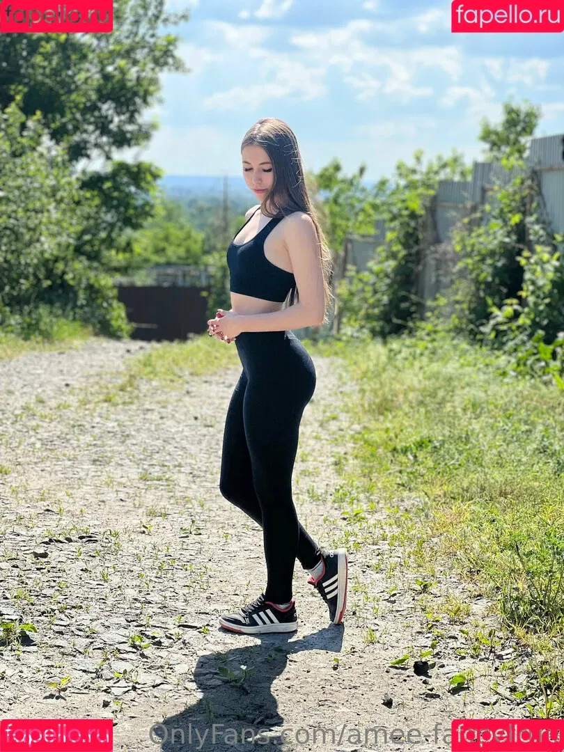 little-lisa Onlyfans Photo Gallery 