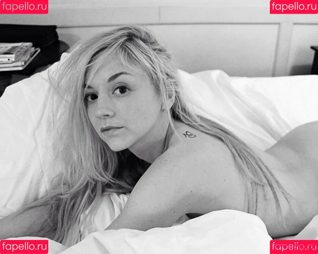 Emily Kinney Onlyfans Photo Gallery 