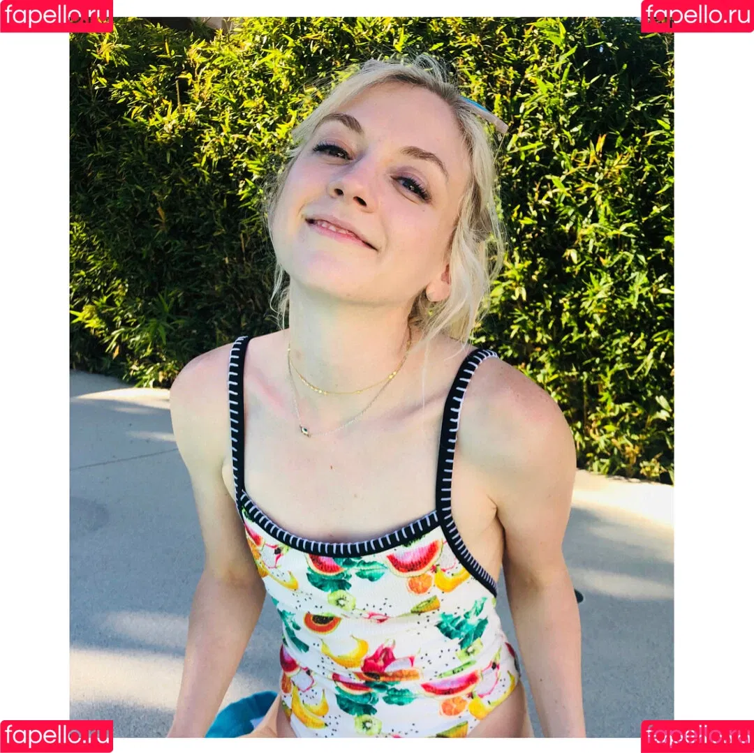 Emily Kinney Onlyfans Photo Gallery 