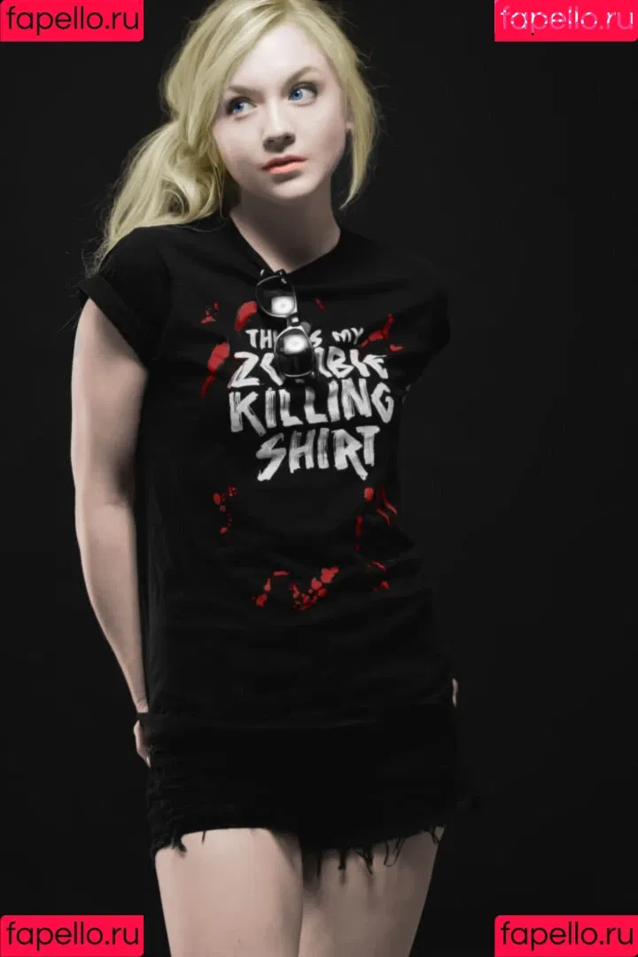 Emily Kinney Onlyfans Photo Gallery 