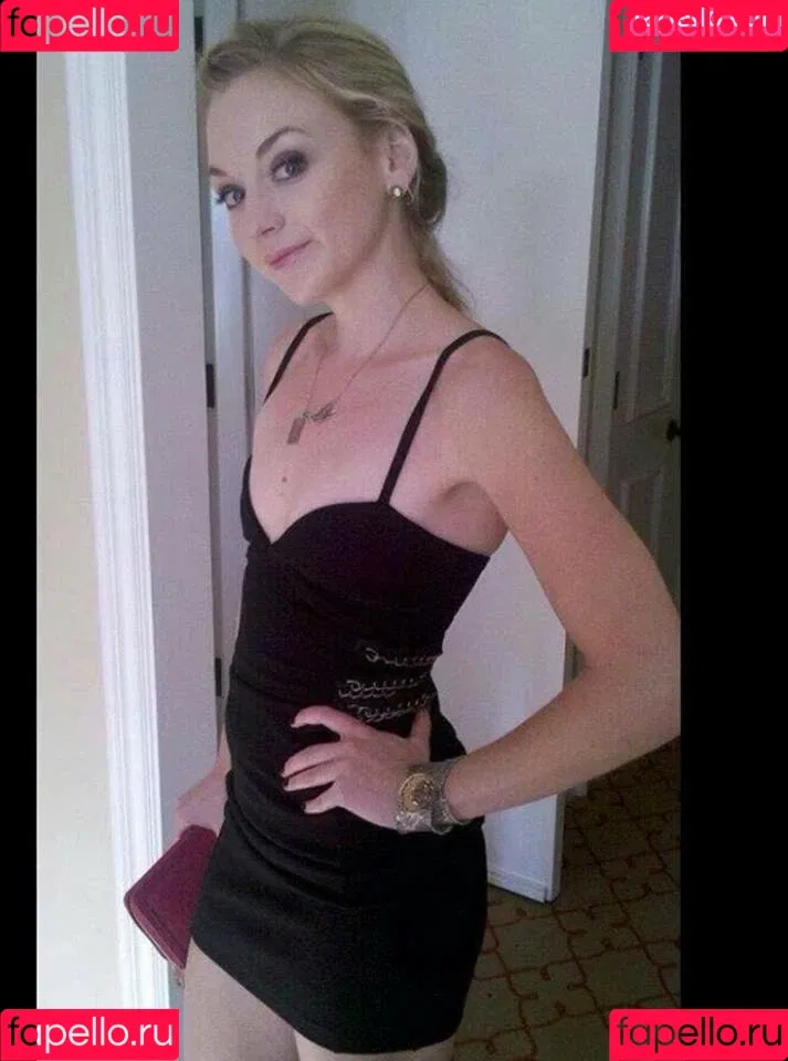Emily Kinney Onlyfans Photo Gallery 