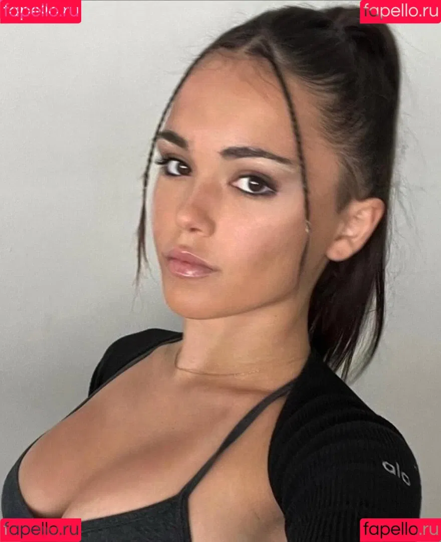 Laura Lindstrom Onlyfans Photo Gallery 