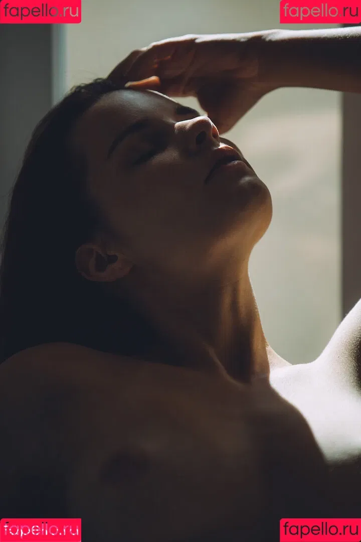Laure Surlerivage Onlyfans Photo Gallery 