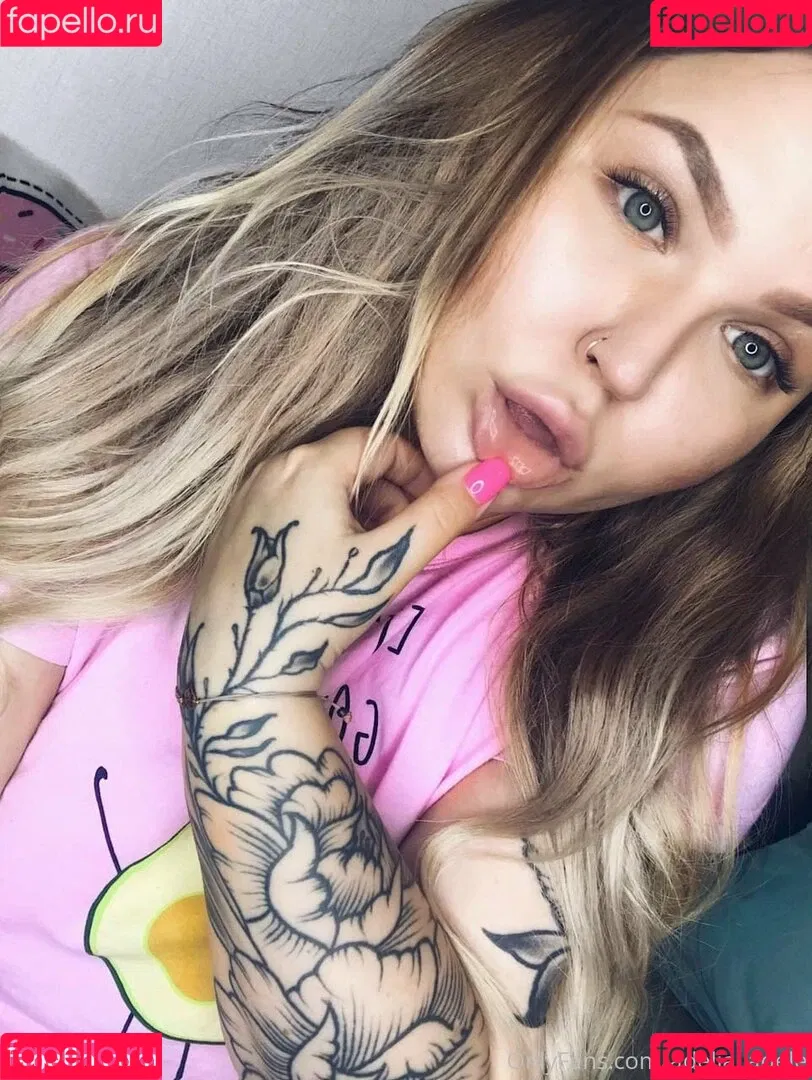 adelia_adele Onlyfans Photo Gallery 
