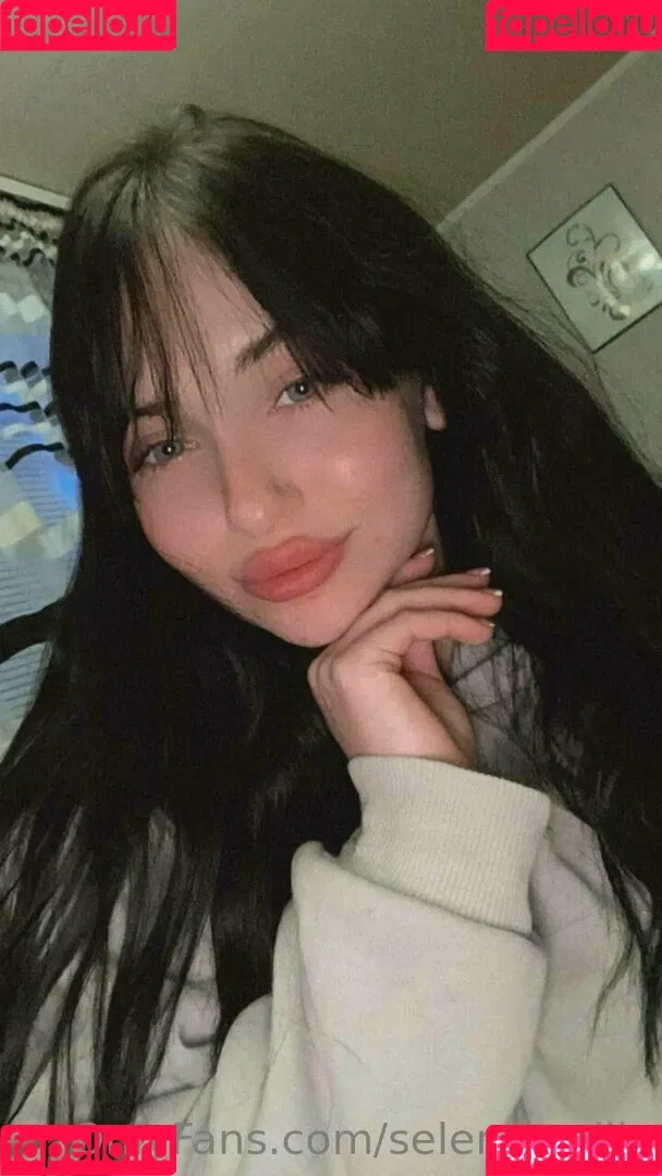 selena_mills Onlyfans Photo Gallery 