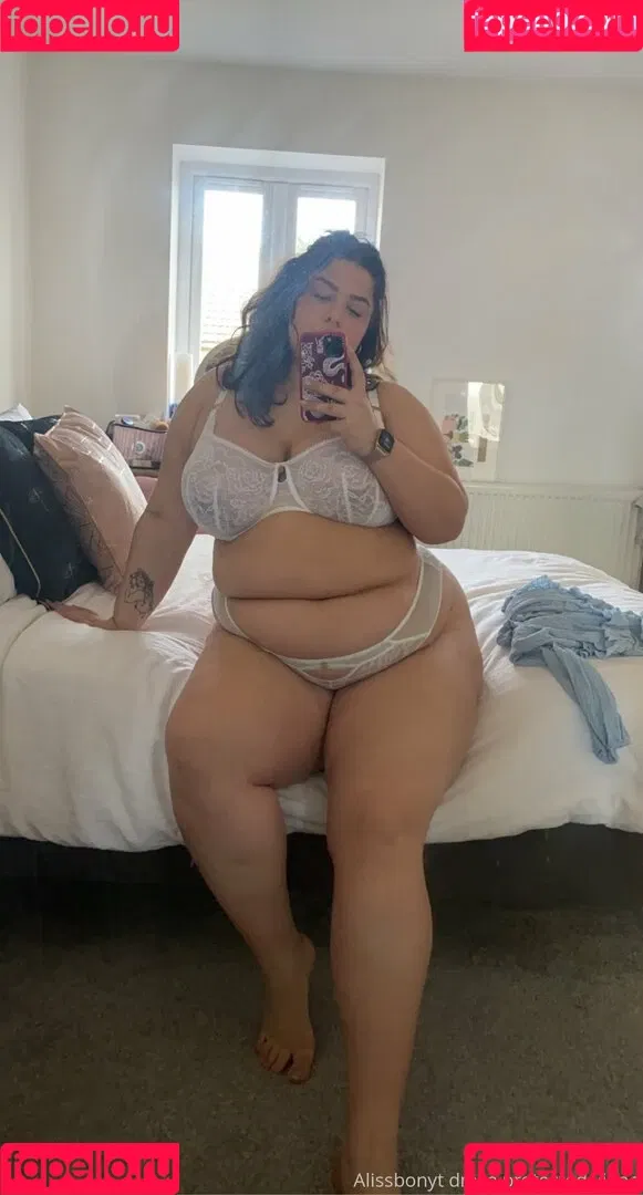 alissbonyt Onlyfans Photo Gallery 