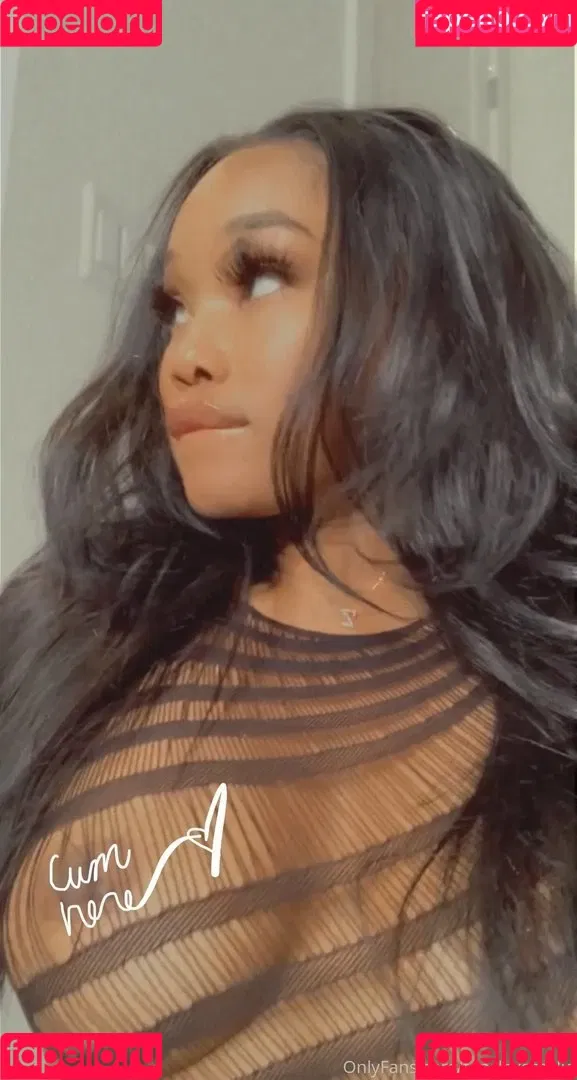 Fansloveszelie Onlyfans Photo Gallery 