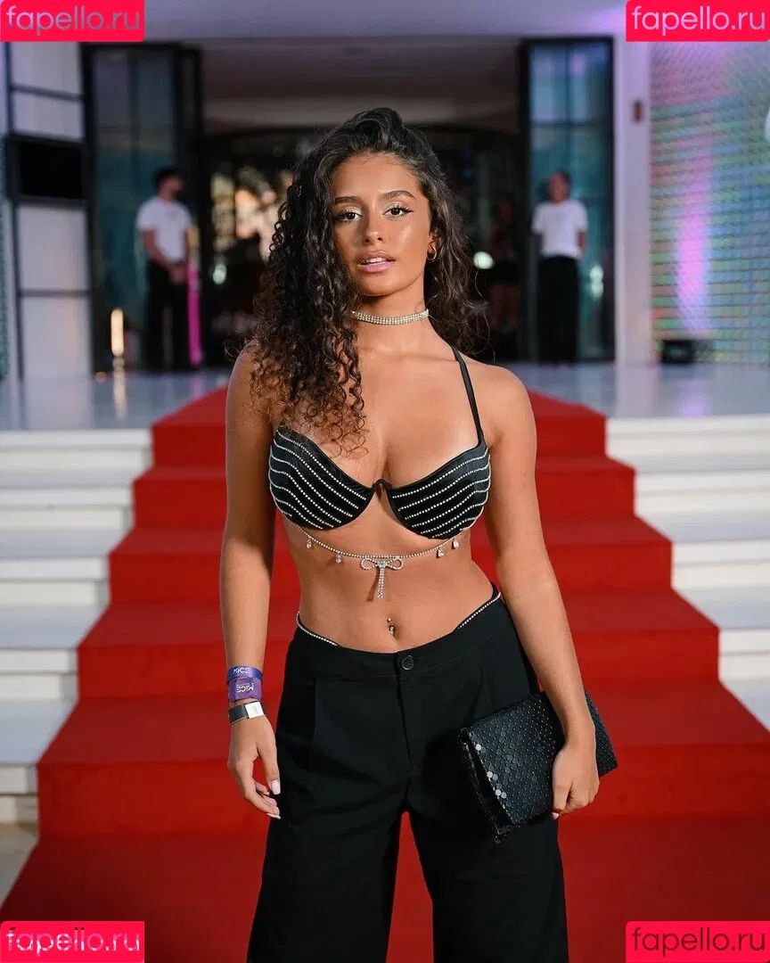deborategomes Onlyfans Photo Gallery 