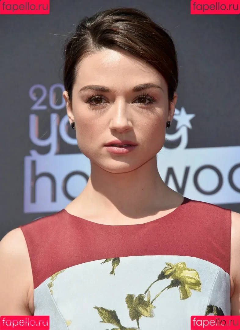 Crystal Reed Onlyfans Photo Gallery 