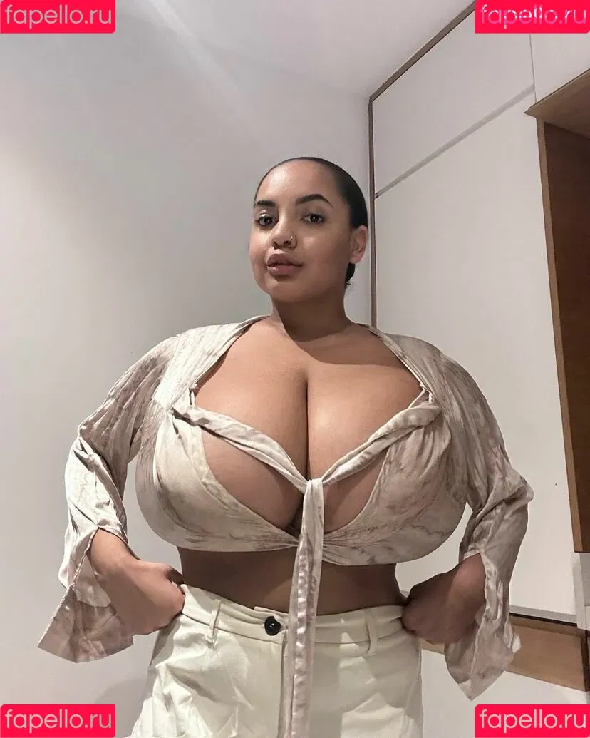 Layla Onlyfans Photo Gallery 