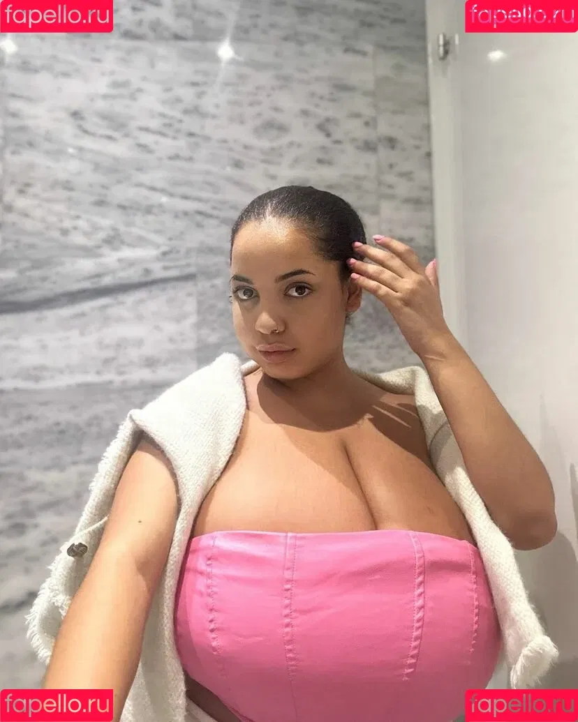 Layla Onlyfans Photo Gallery 
