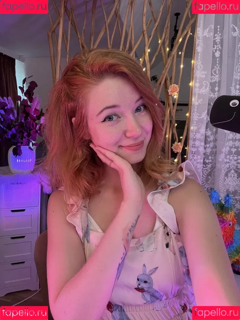 vleafnin Onlyfans Photo Gallery 