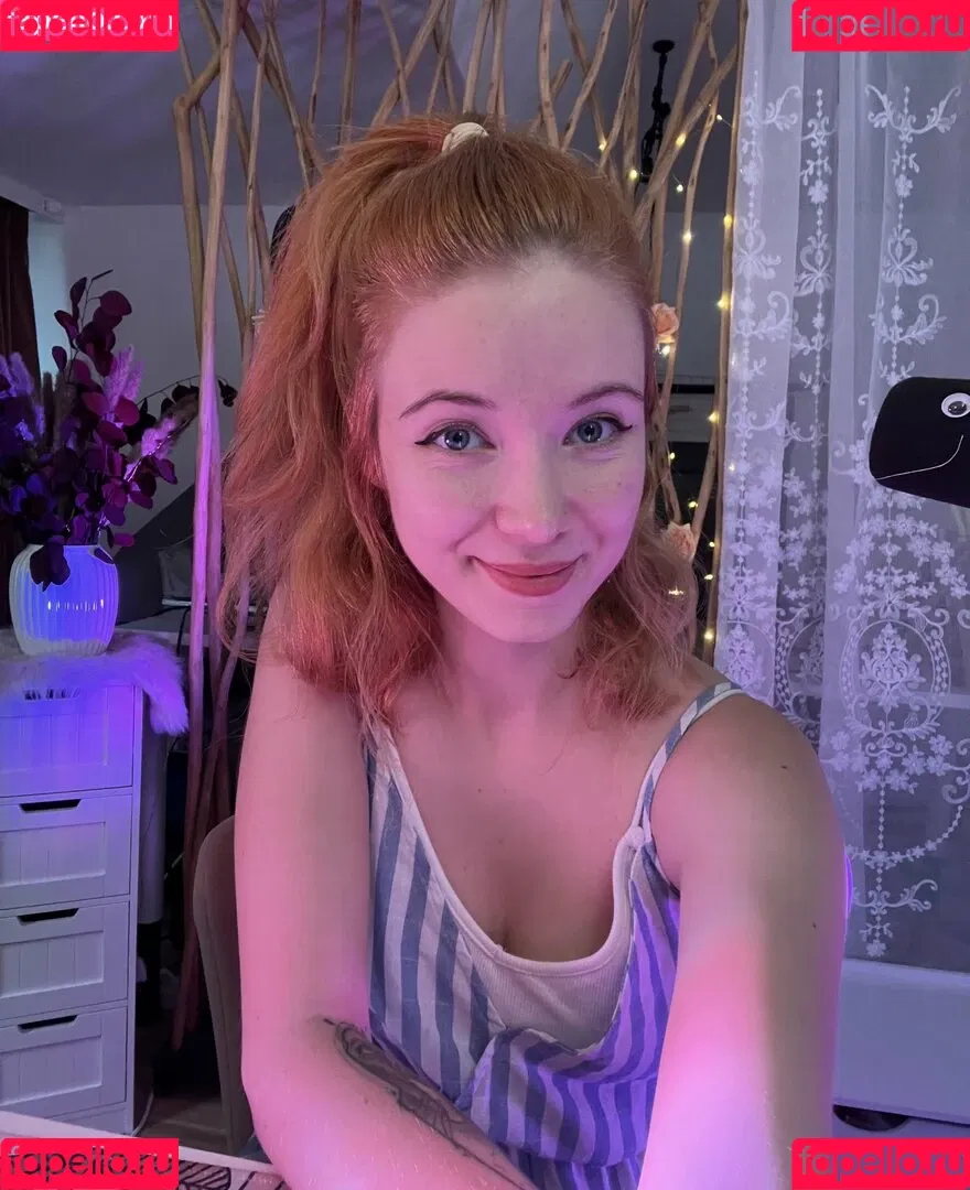 vleafnin Onlyfans Photo Gallery 