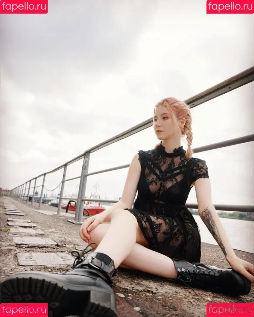 vleafnin Onlyfans Photo Gallery 