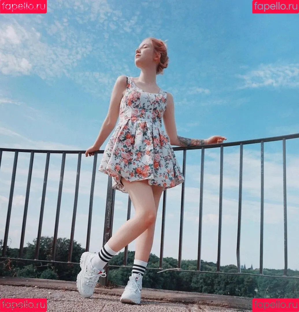 vleafnin Onlyfans Photo Gallery 