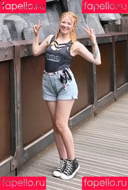 vleafnin Onlyfans Photo Gallery 