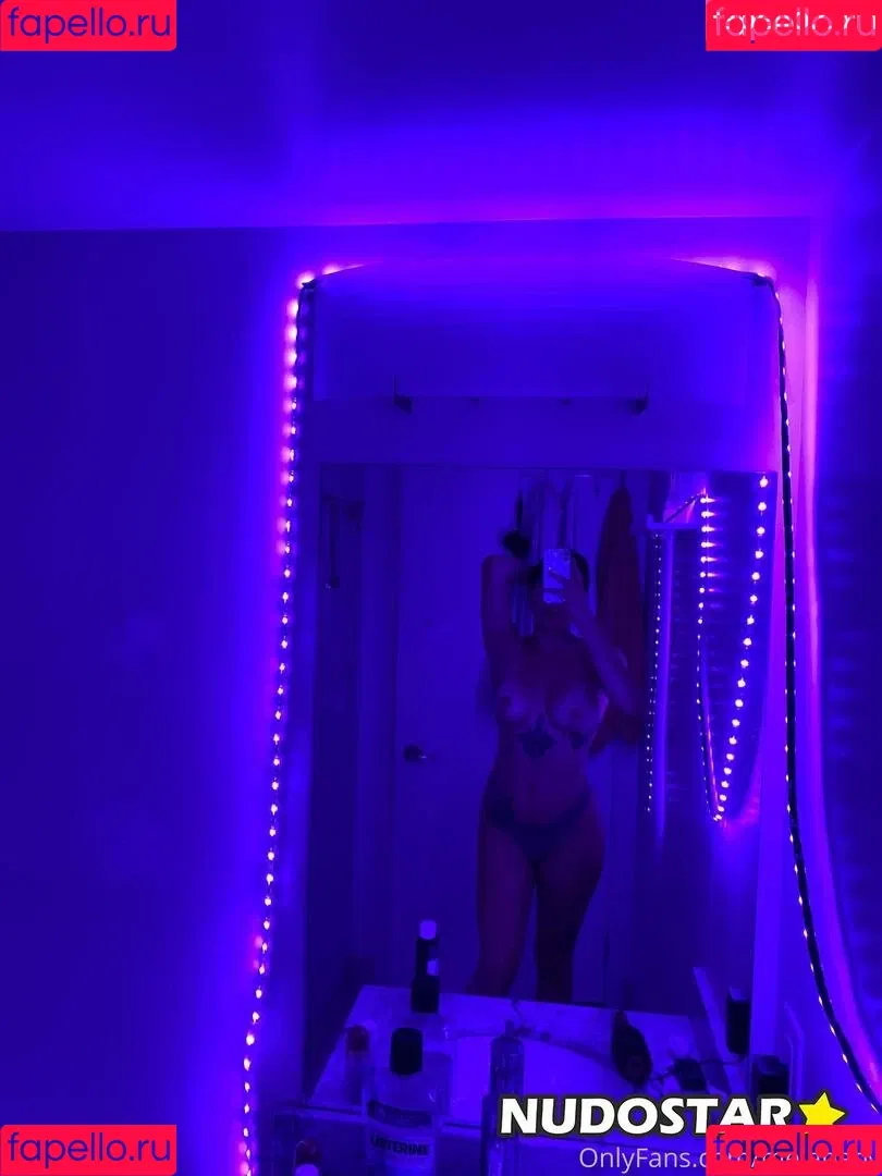 Mela Baby Onlyfans Photo Gallery 