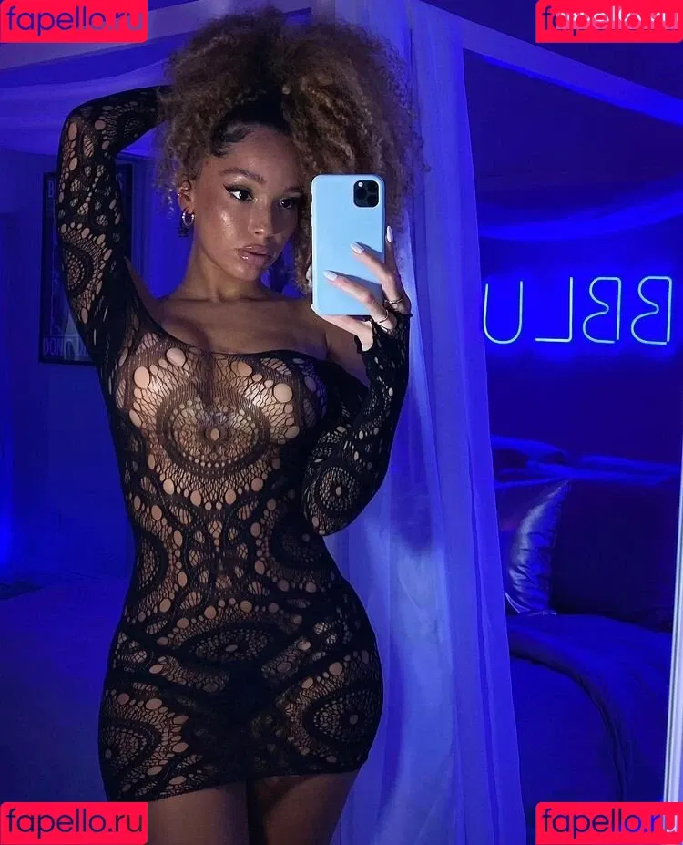 Anabella Carrasco Onlyfans Photo Gallery 