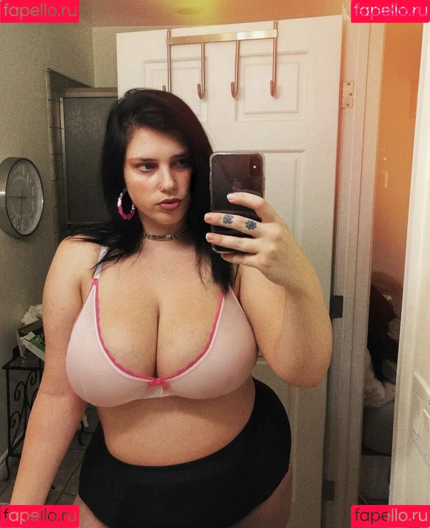 Nikkimichay Onlyfans Photo Gallery 