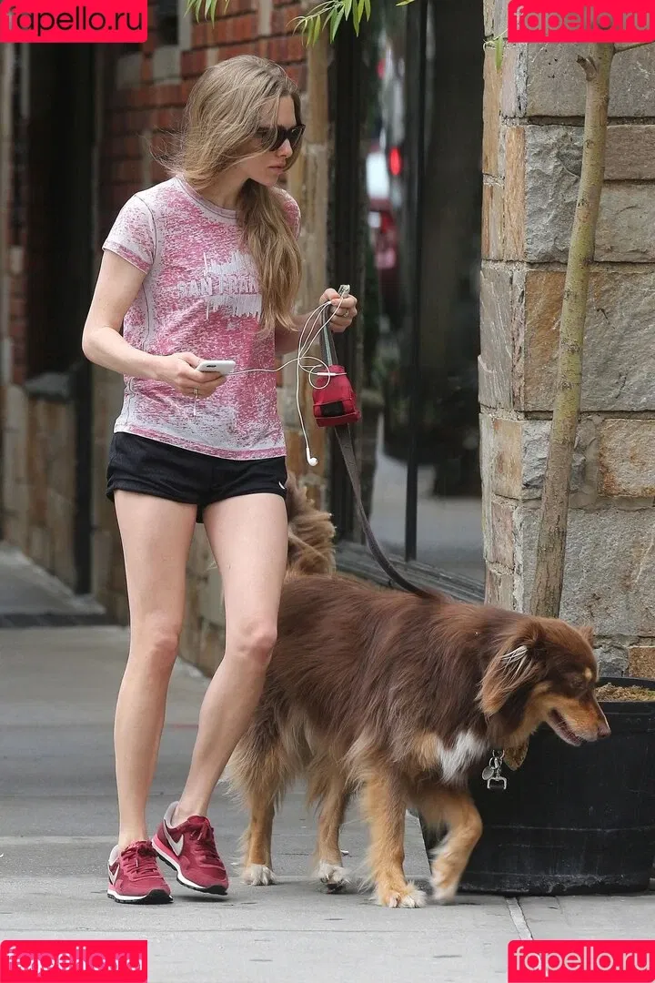 Amanda Seyfried Onlyfans Photo Gallery 