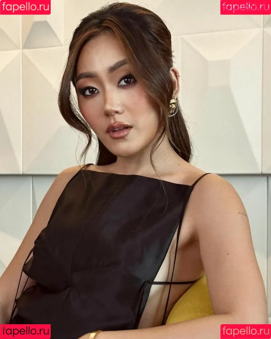 Karen Fukuhara Onlyfans Photo Gallery 