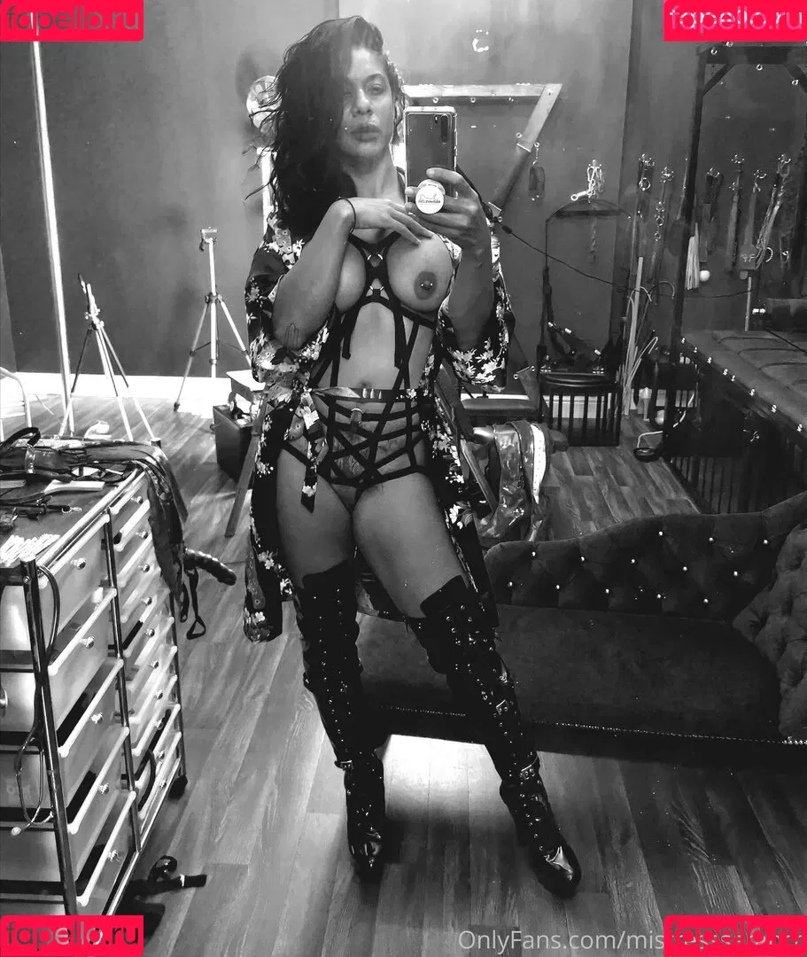 mistresssarahcc Onlyfans Photo Gallery 