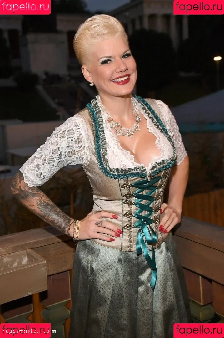 Melanie Müller Onlyfans Photo Gallery 