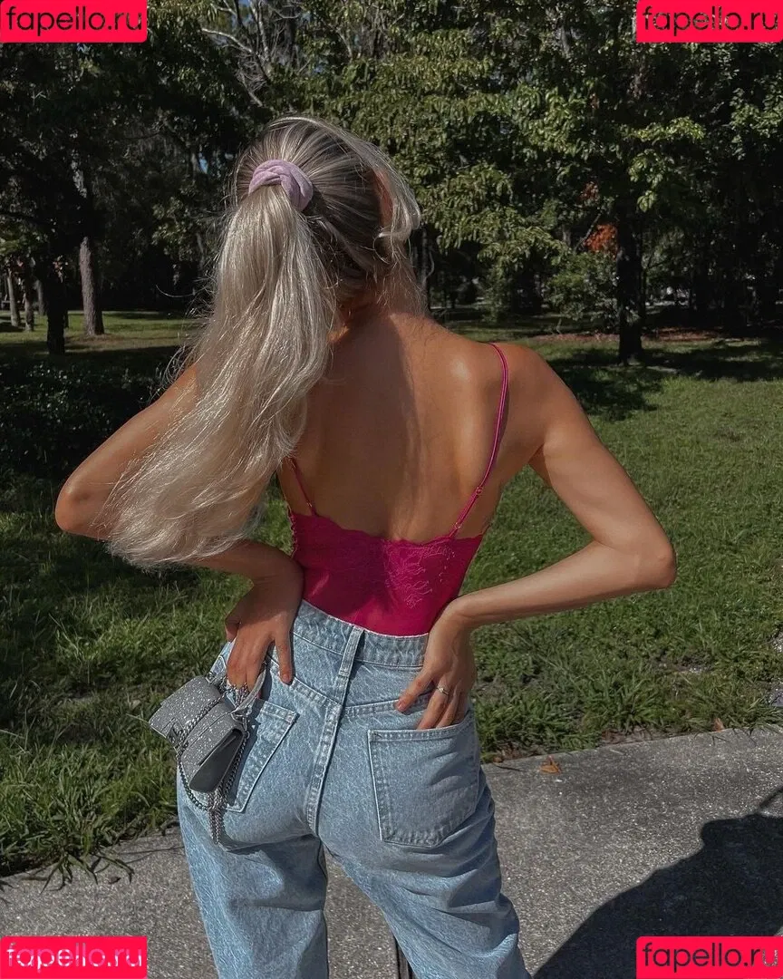Lily Ermak Onlyfans Photo Gallery 