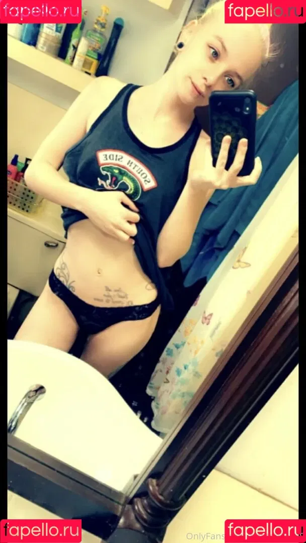 petitepixie69 Onlyfans Photo Gallery 